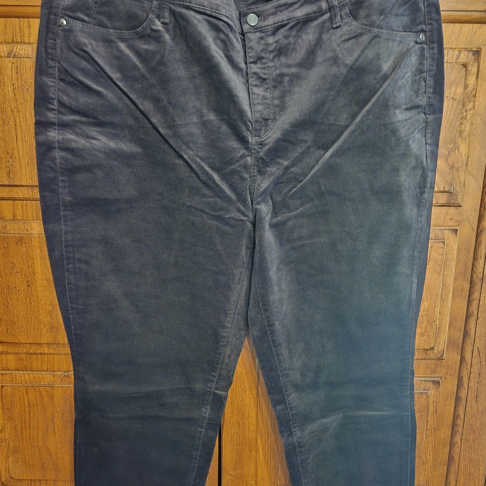 Talbots Stunning black corduroy jegging NWT.